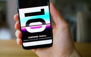 altbares Smartphone: Samsung Handy mit S10 Teaser
