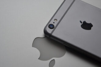 Flotte mobile d'entreprise : pourquoi l'iPhone reconditionné s'impose comme choix stratégique ?