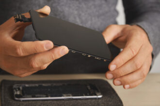 Smartphone reconditionné : une alternative désormais bien installée dans les foyers français